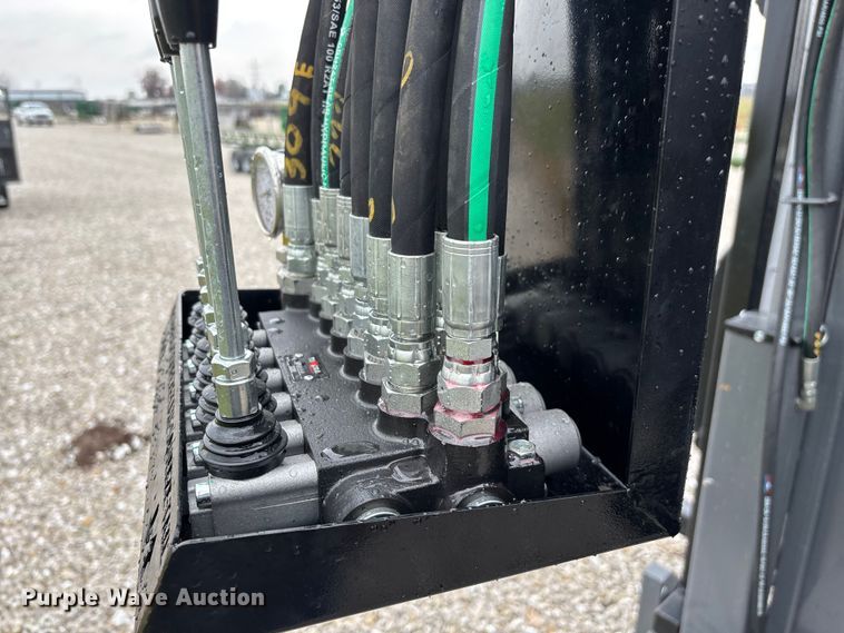 image for item EN5826 RBW Rancher XL livestock squeeze chute