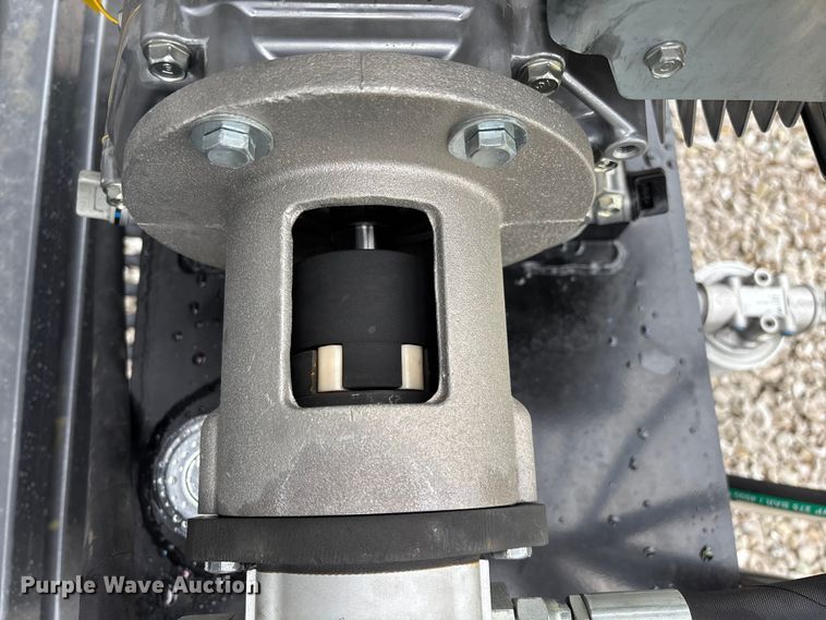 image for item EN5826 RBW Rancher XL livestock squeeze chute