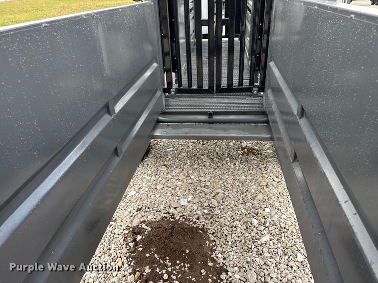 image for item EN5826 RBW Rancher XL livestock squeeze chute