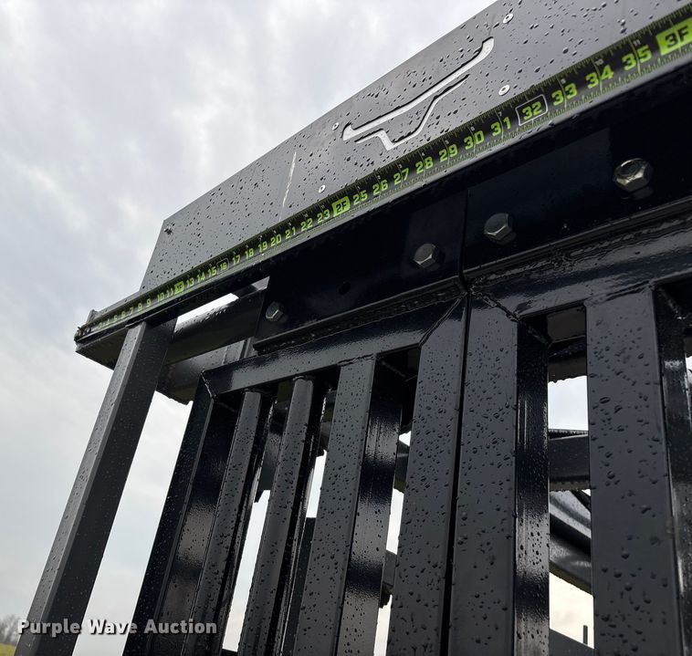 image for item EN5826 RBW Rancher XL livestock squeeze chute