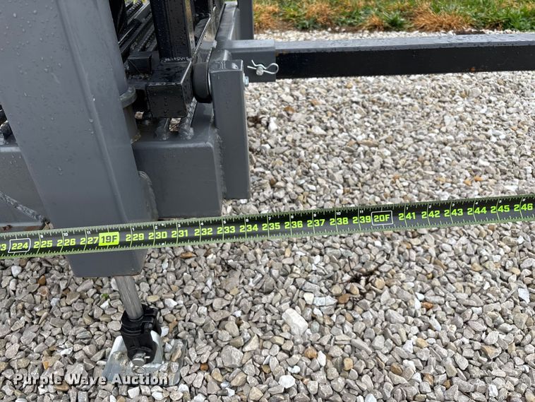 image for item EN5826 RBW Rancher XL livestock squeeze chute