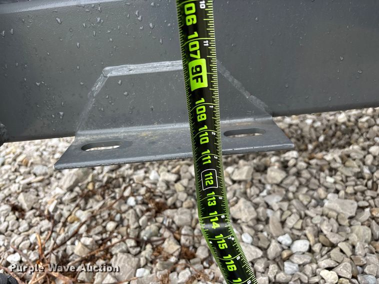 image for item EN5826 RBW Rancher XL livestock squeeze chute