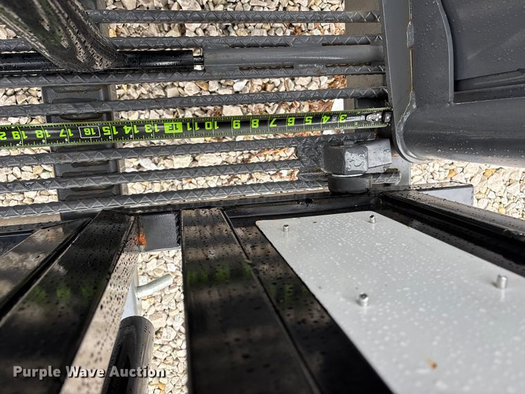 image for item EN5826 RBW Rancher XL livestock squeeze chute