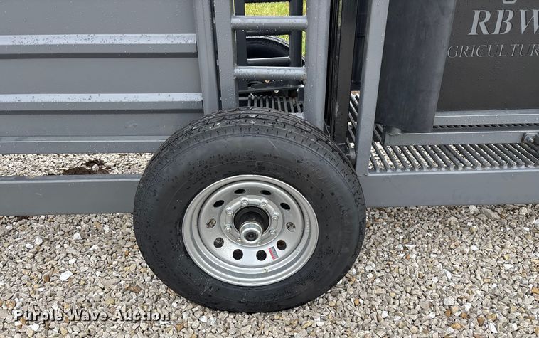 image for item EN5826 RBW Rancher XL livestock squeeze chute