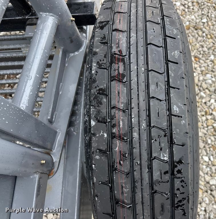 image for item EN5826 RBW Rancher XL livestock squeeze chute