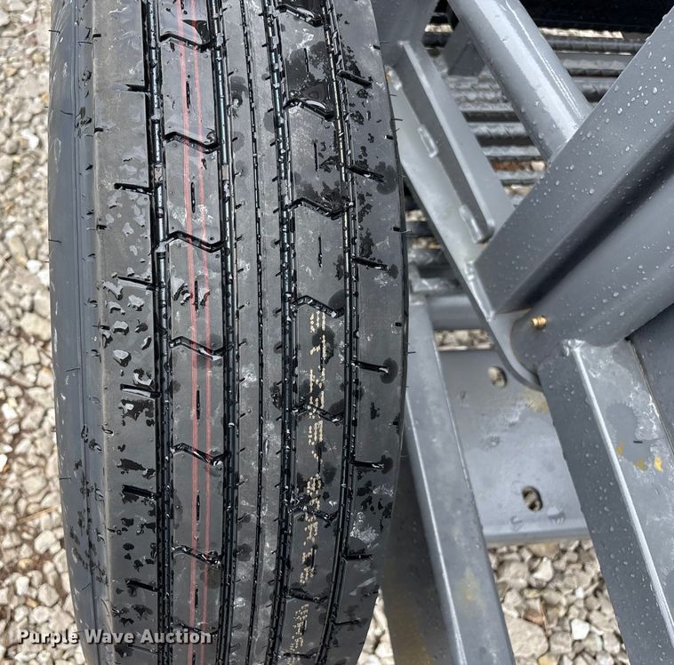 image for item EN5826 RBW Rancher XL livestock squeeze chute