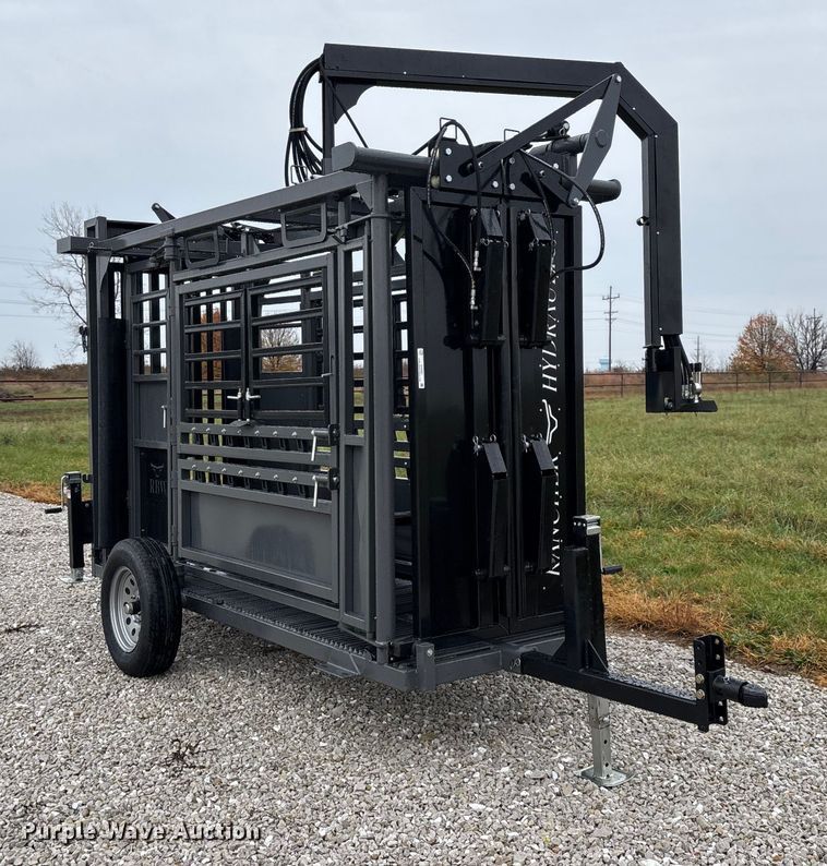 image for item EN5827 RBW Rancher livestock squeeze chute