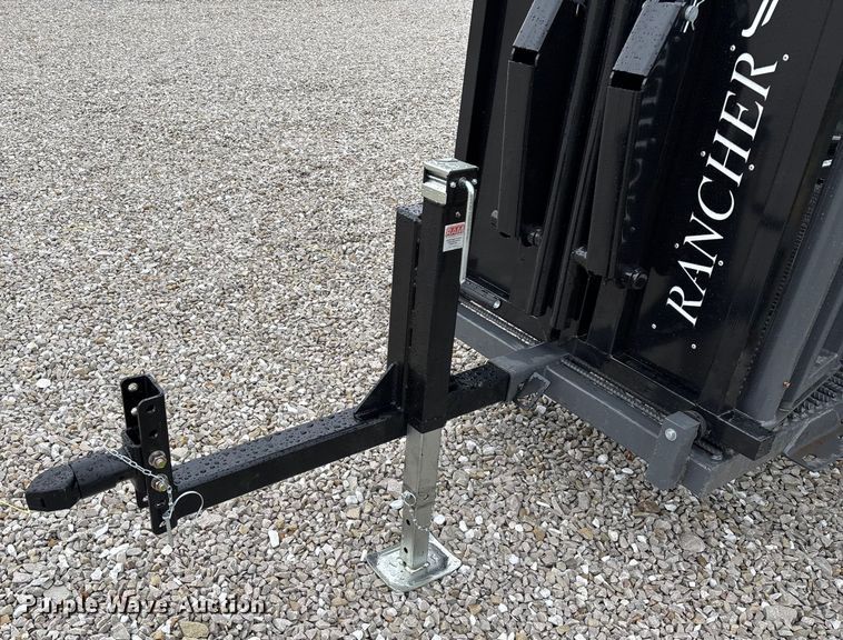 image for item EN5827 RBW Rancher livestock squeeze chute