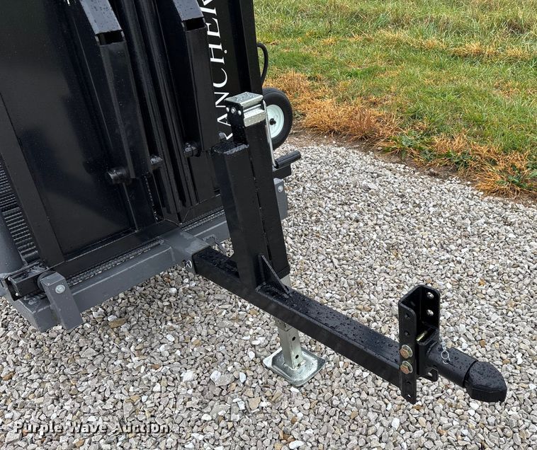 image for item EN5827 RBW Rancher livestock squeeze chute