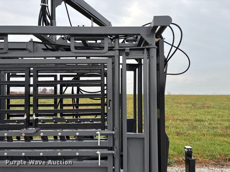 image for item EN5827 RBW Rancher livestock squeeze chute