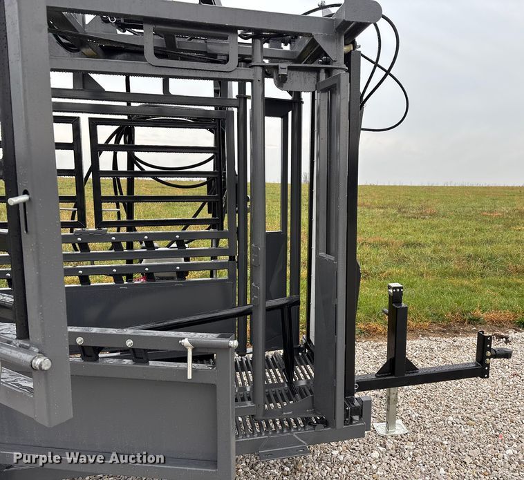 image for item EN5827 RBW Rancher livestock squeeze chute