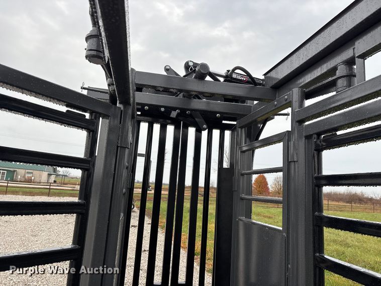 image for item EN5827 RBW Rancher livestock squeeze chute