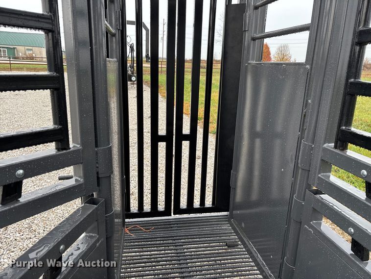 image for item EN5827 RBW Rancher livestock squeeze chute