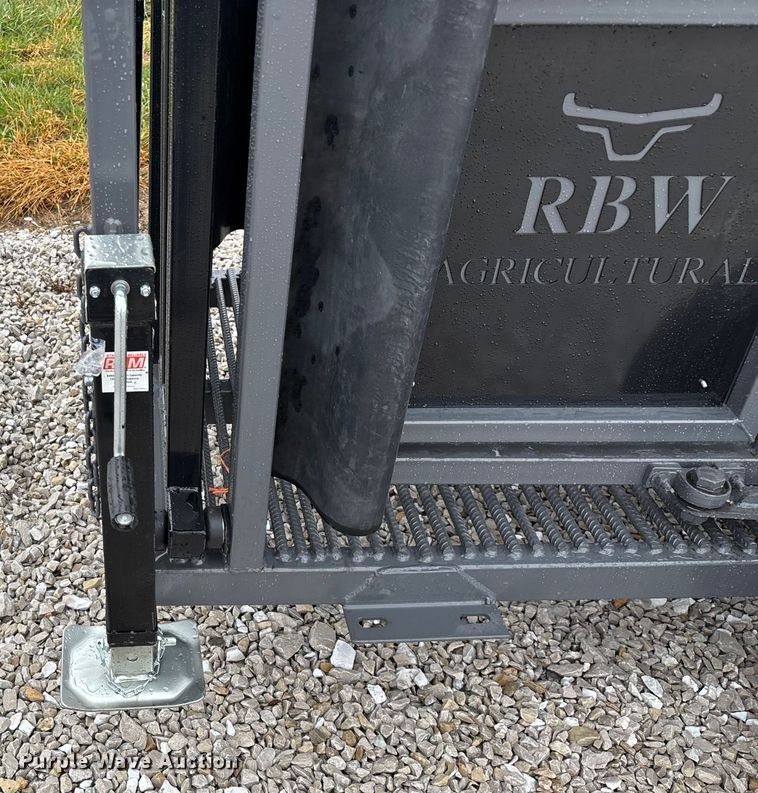 image for item EN5827 RBW Rancher livestock squeeze chute