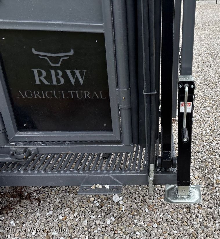 image for item EN5827 RBW Rancher livestock squeeze chute