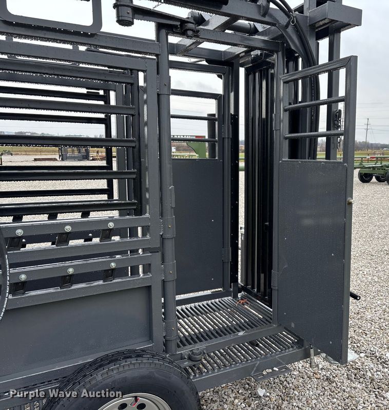 image for item EN5827 RBW Rancher livestock squeeze chute
