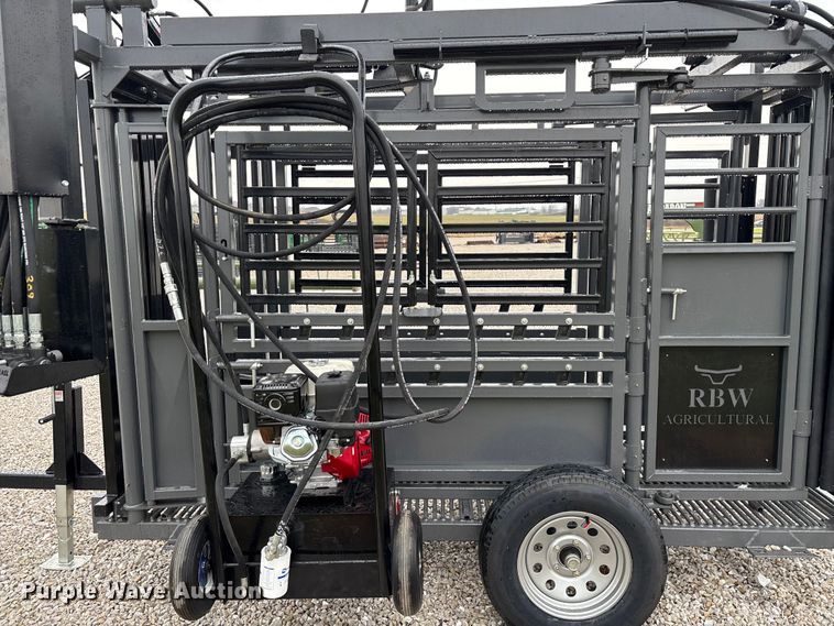 image for item EN5827 RBW Rancher livestock squeeze chute