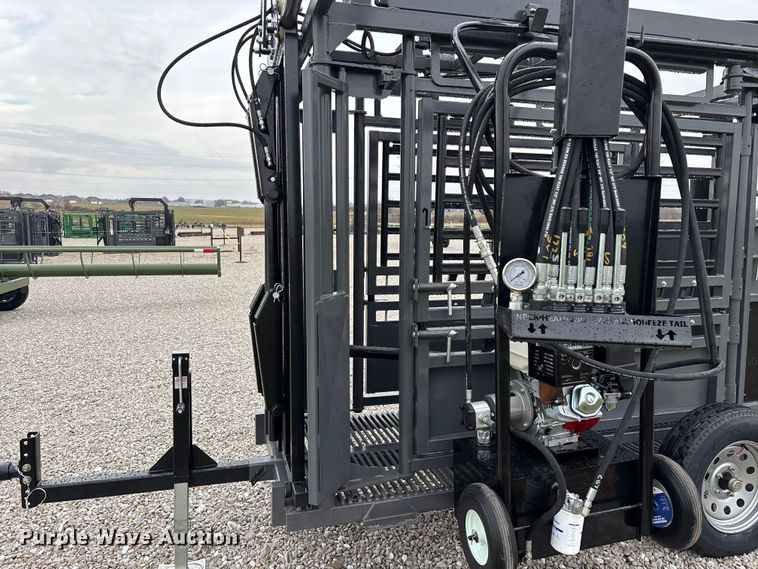 image for item EN5827 RBW Rancher livestock squeeze chute