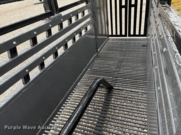 image for item EN5827 RBW Rancher livestock squeeze chute