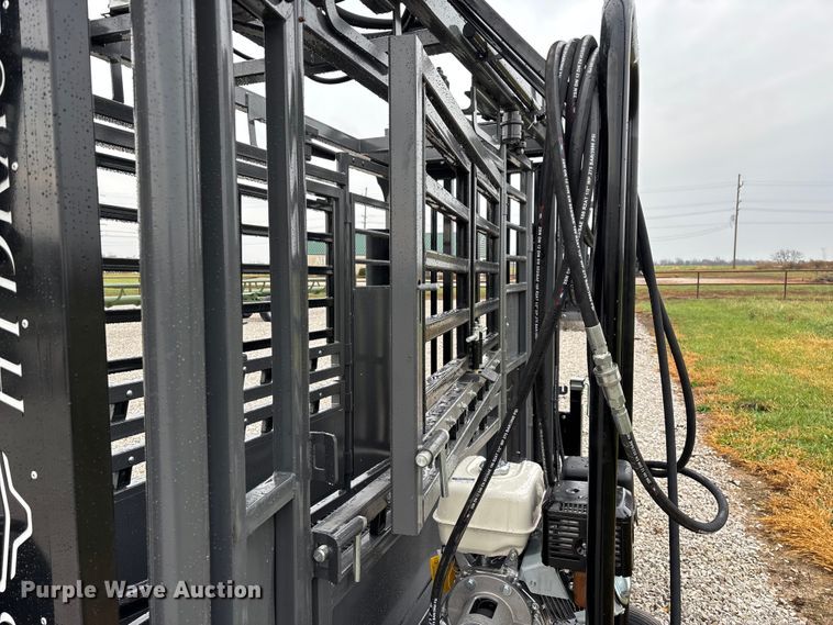 image for item EN5827 RBW Rancher livestock squeeze chute