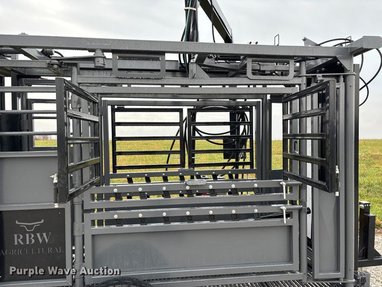 image for item EN5827 RBW Rancher livestock squeeze chute