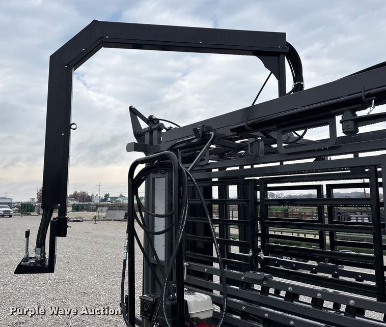 image for item EN5827 RBW Rancher livestock squeeze chute