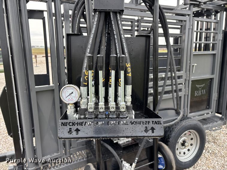 image for item EN5827 RBW Rancher livestock squeeze chute