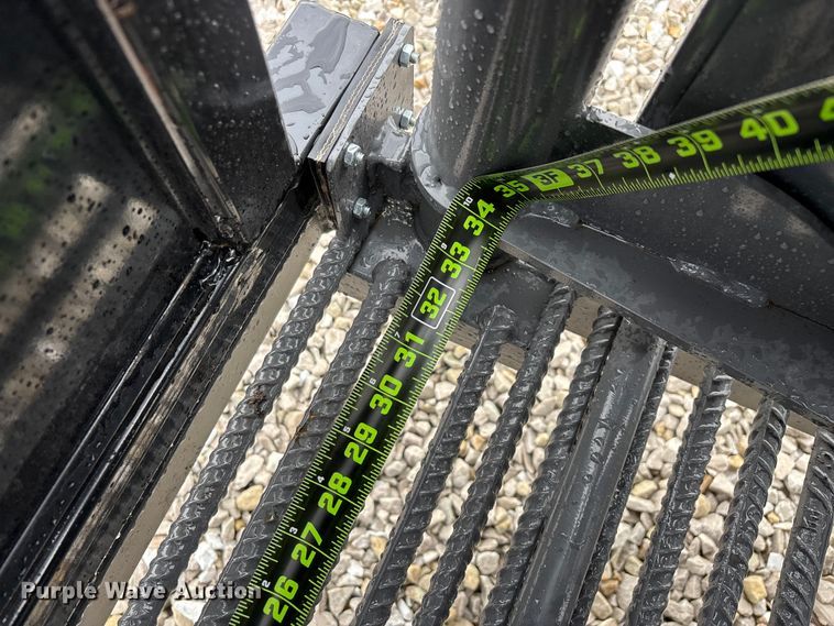 image for item EN5827 RBW Rancher livestock squeeze chute