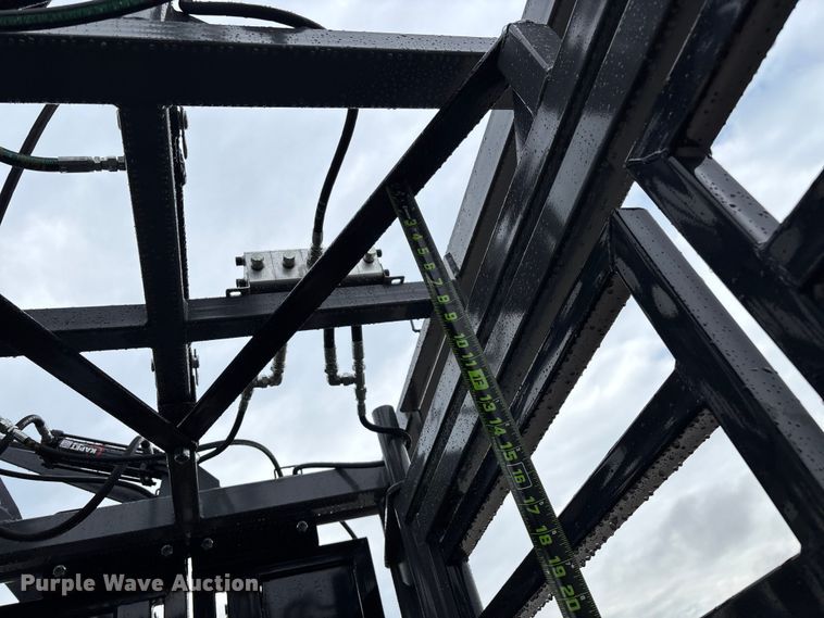 image for item EN5827 RBW Rancher livestock squeeze chute