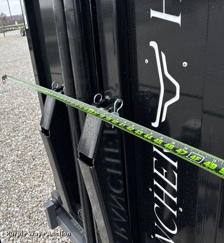 image for item EN5827 RBW Rancher livestock squeeze chute