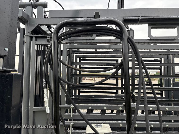 image for item EN5827 RBW Rancher livestock squeeze chute
