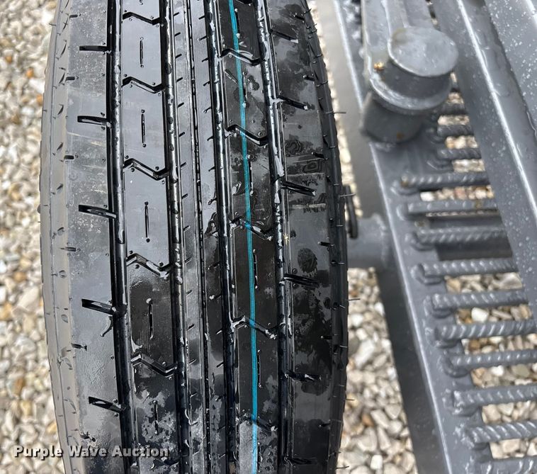 image for item EN5827 RBW Rancher livestock squeeze chute