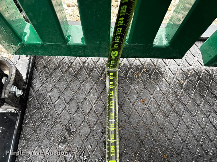 image for item EN5828 Regal livestock squeeze chute