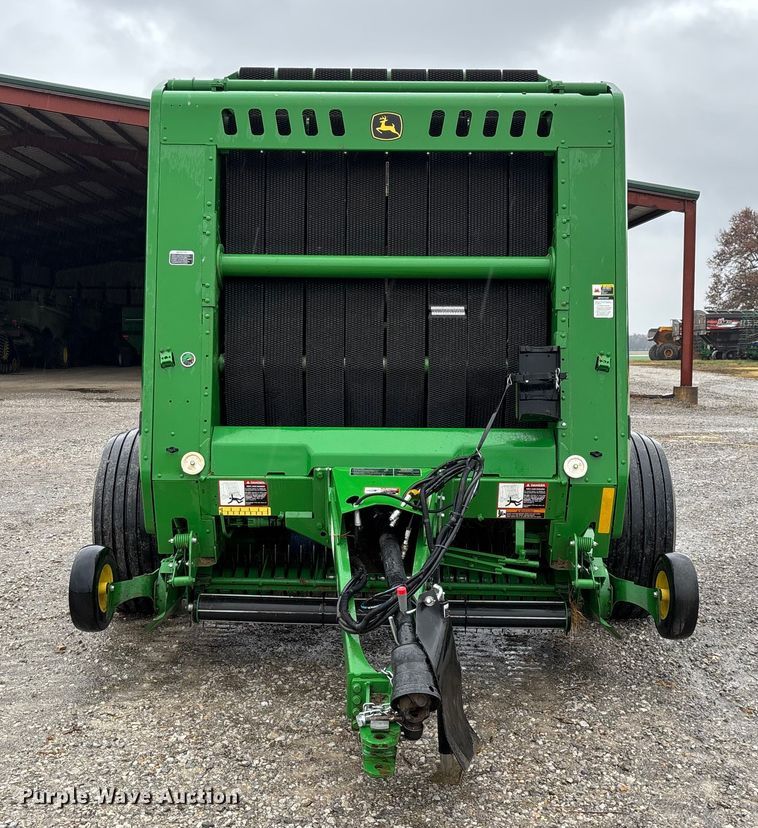 image for item EN5832 2022 John Deere 560 M round baler