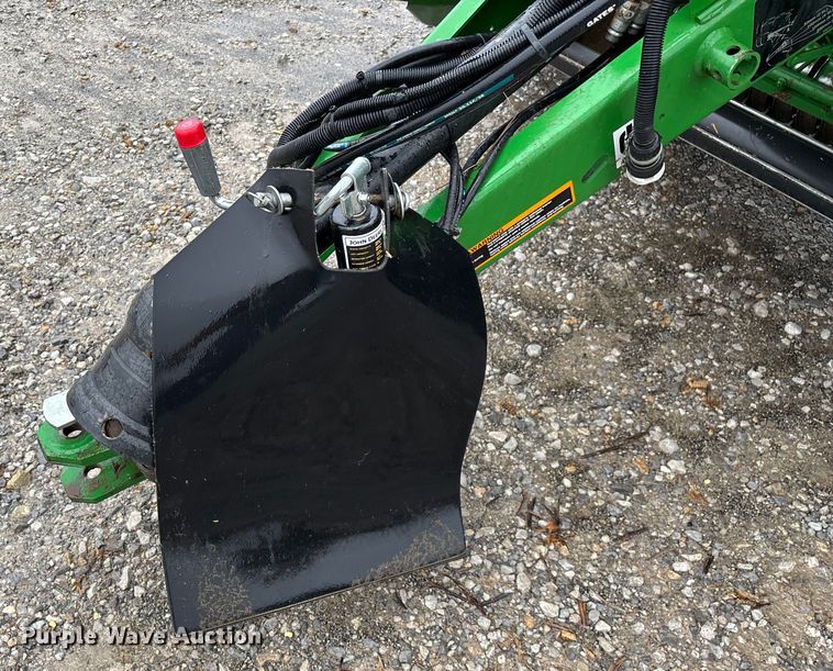 image for item EN5832 2022 John Deere 560 M round baler