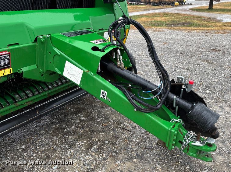 image for item EN5832 2022 John Deere 560 M round baler
