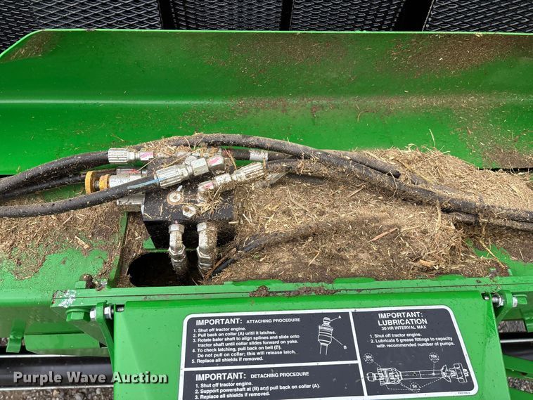 image for item EN5832 2022 John Deere 560 M round baler