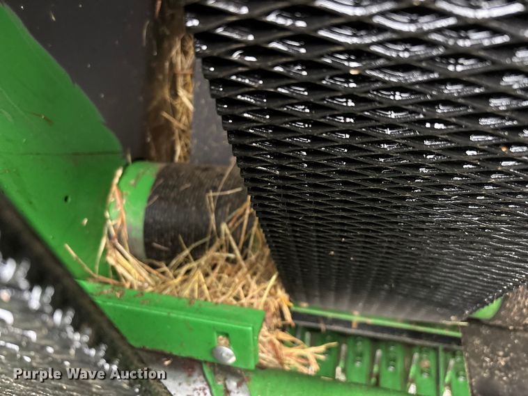 image for item EN5832 2022 John Deere 560 M round baler