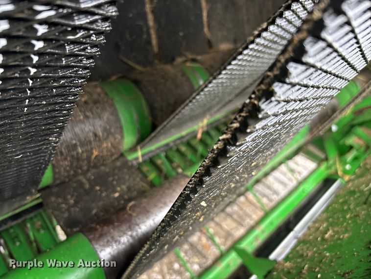 image for item EN5832 2022 John Deere 560 M round baler