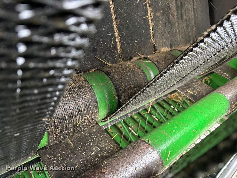 image for item EN5832 2022 John Deere 560 M round baler