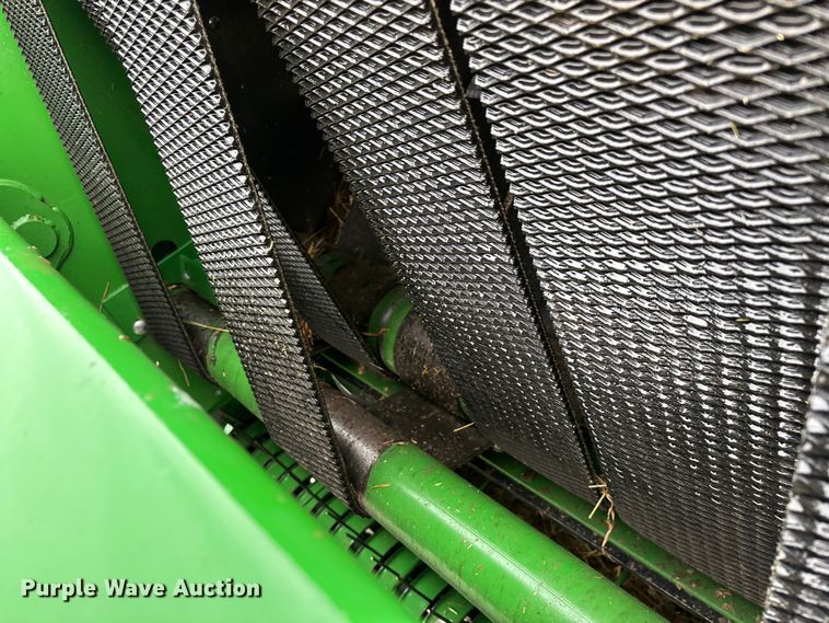 image for item EN5832 2022 John Deere 560 M round baler