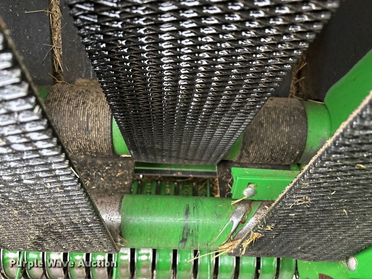 image for item EN5832 2022 John Deere 560 M round baler