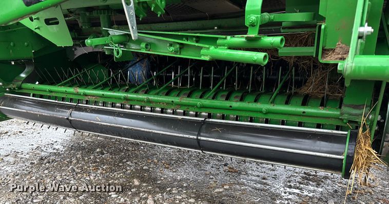 image for item EN5832 2022 John Deere 560 M round baler