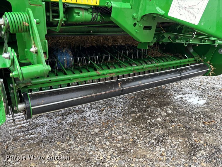 image for item EN5832 2022 John Deere 560 M round baler