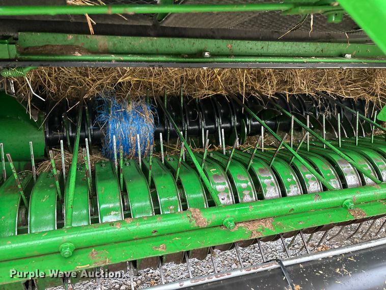 image for item EN5832 2022 John Deere 560 M round baler