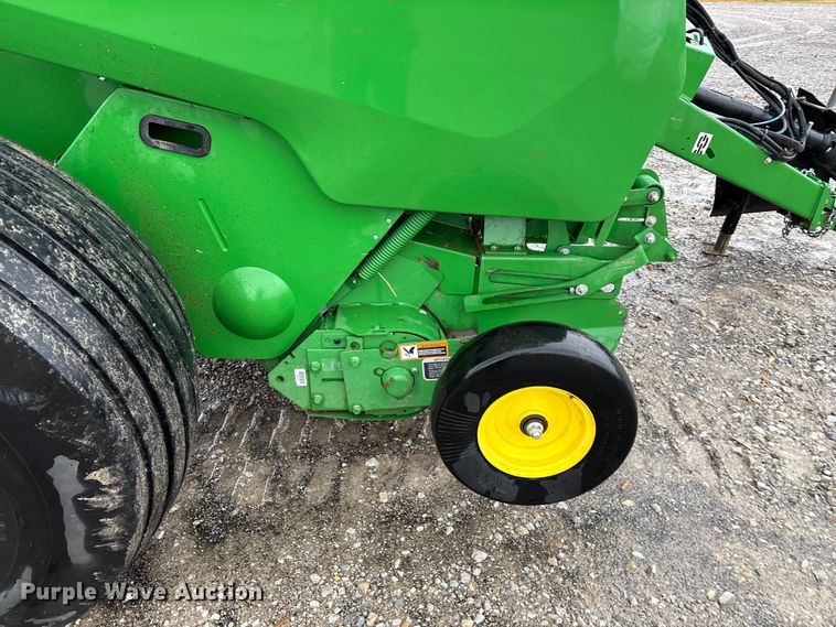image for item EN5832 2022 John Deere 560 M round baler