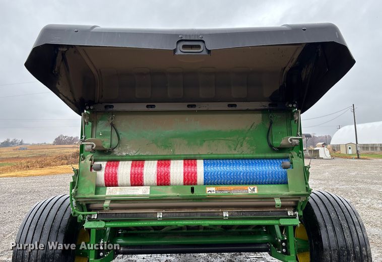 image for item EN5832 2022 John Deere 560 M round baler