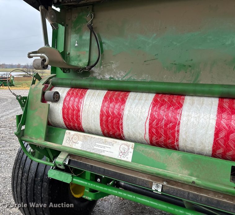image for item EN5832 2022 John Deere 560 M round baler