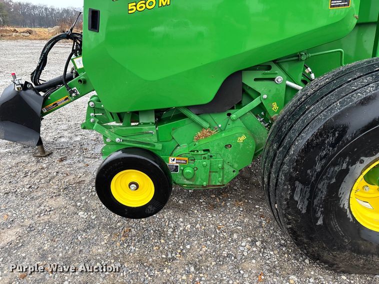 image for item EN5832 2022 John Deere 560 M round baler