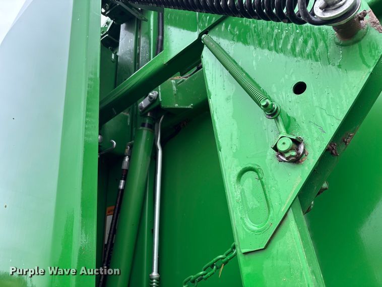 image for item EN5832 2022 John Deere 560 M round baler